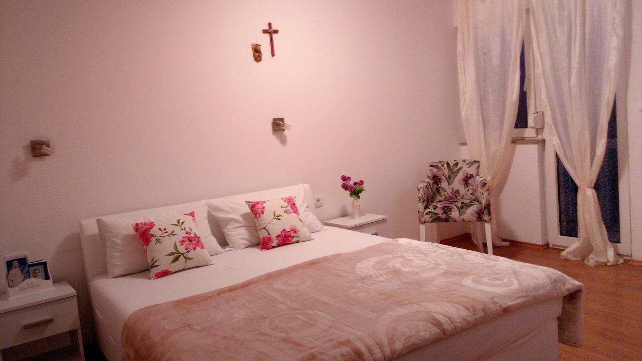 Pansion Crnjac Hotel Medjugorje Exterior photo
